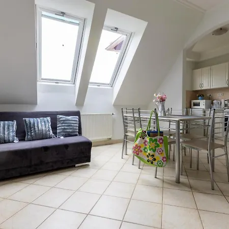 Apartment Compass Apartmanok Iv.
