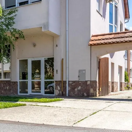 Apartment Compass Apartmanok Iv.